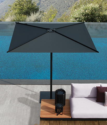 Lucury garden parasol by the pool