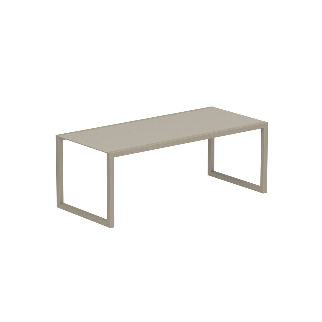 Ninix Powder-coated Dining Tables