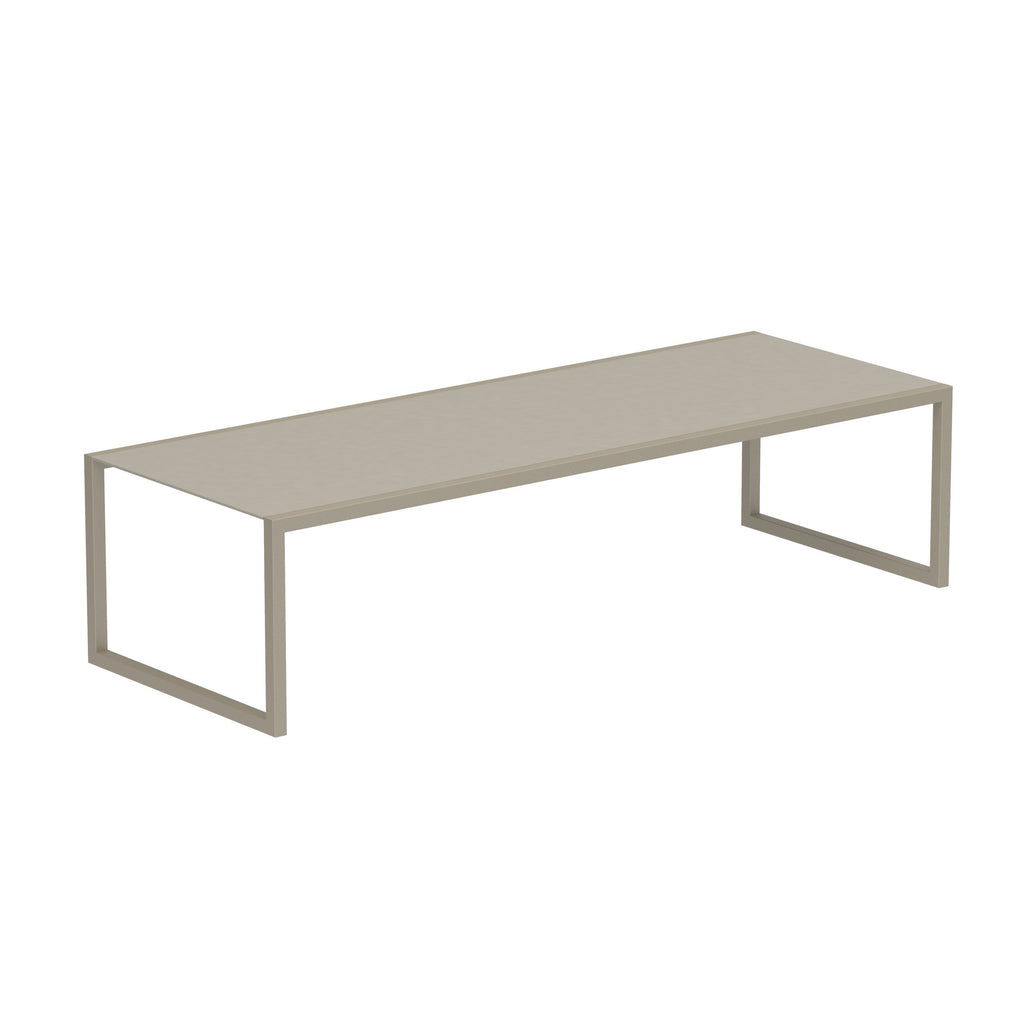 Ninix Powder-coated Dining Tables
