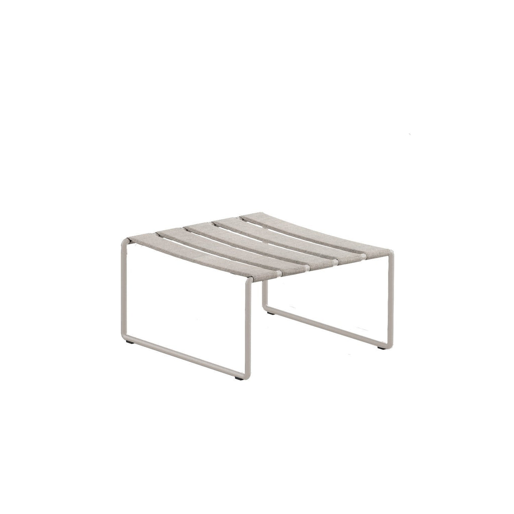 Strappy footrest in mushroom frame