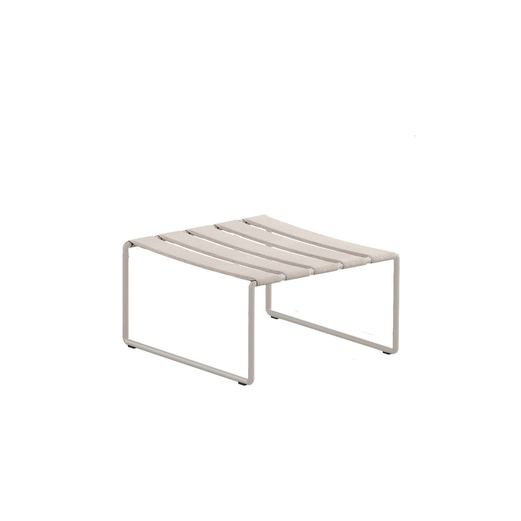 Strappy footrest with mushroom frame
